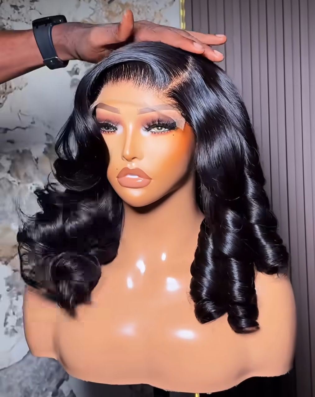 Luxury 5x5 HD Loose Bounce Wig 18" - Natural Black